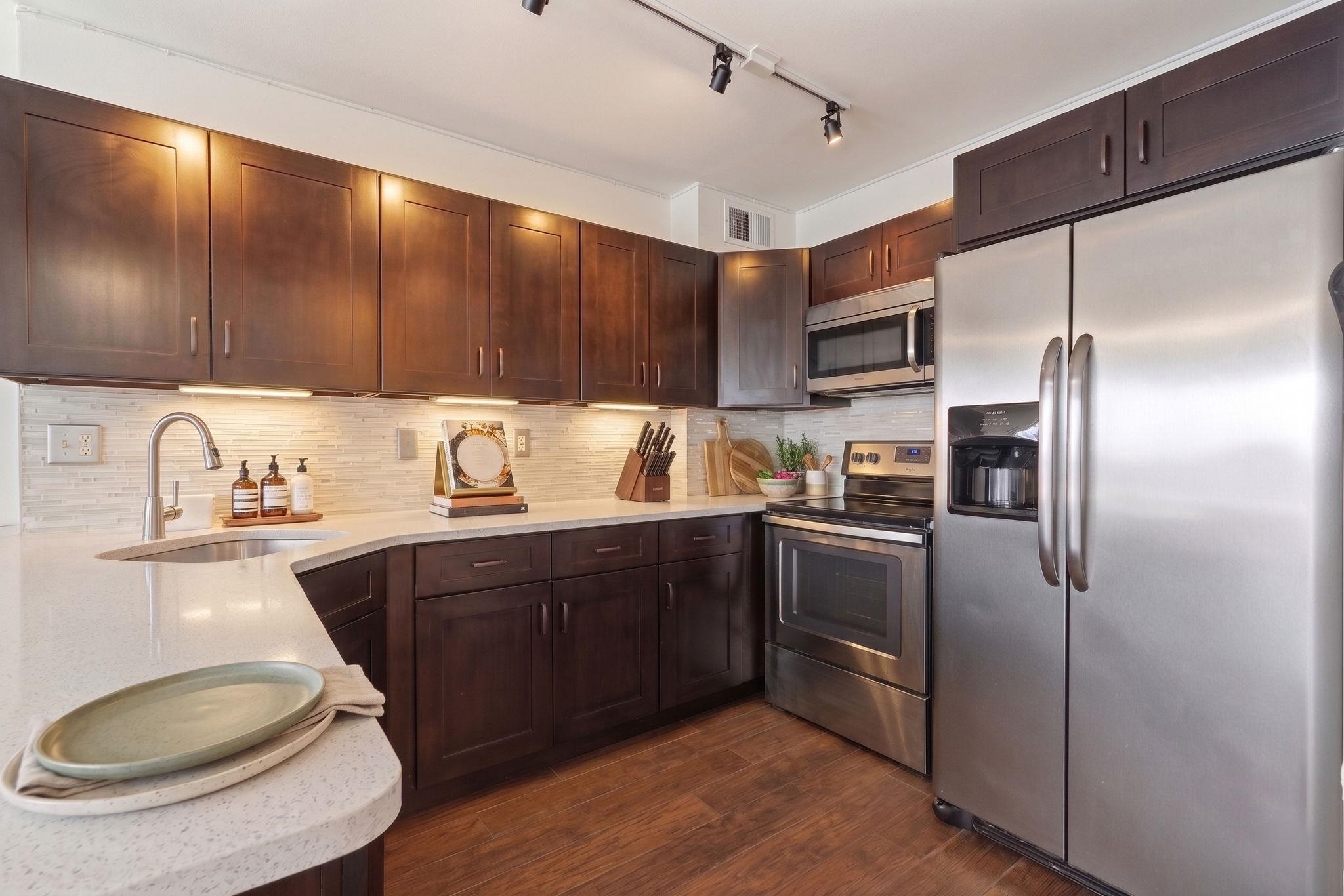 380 MOUNTAIN RD Unit: 2205