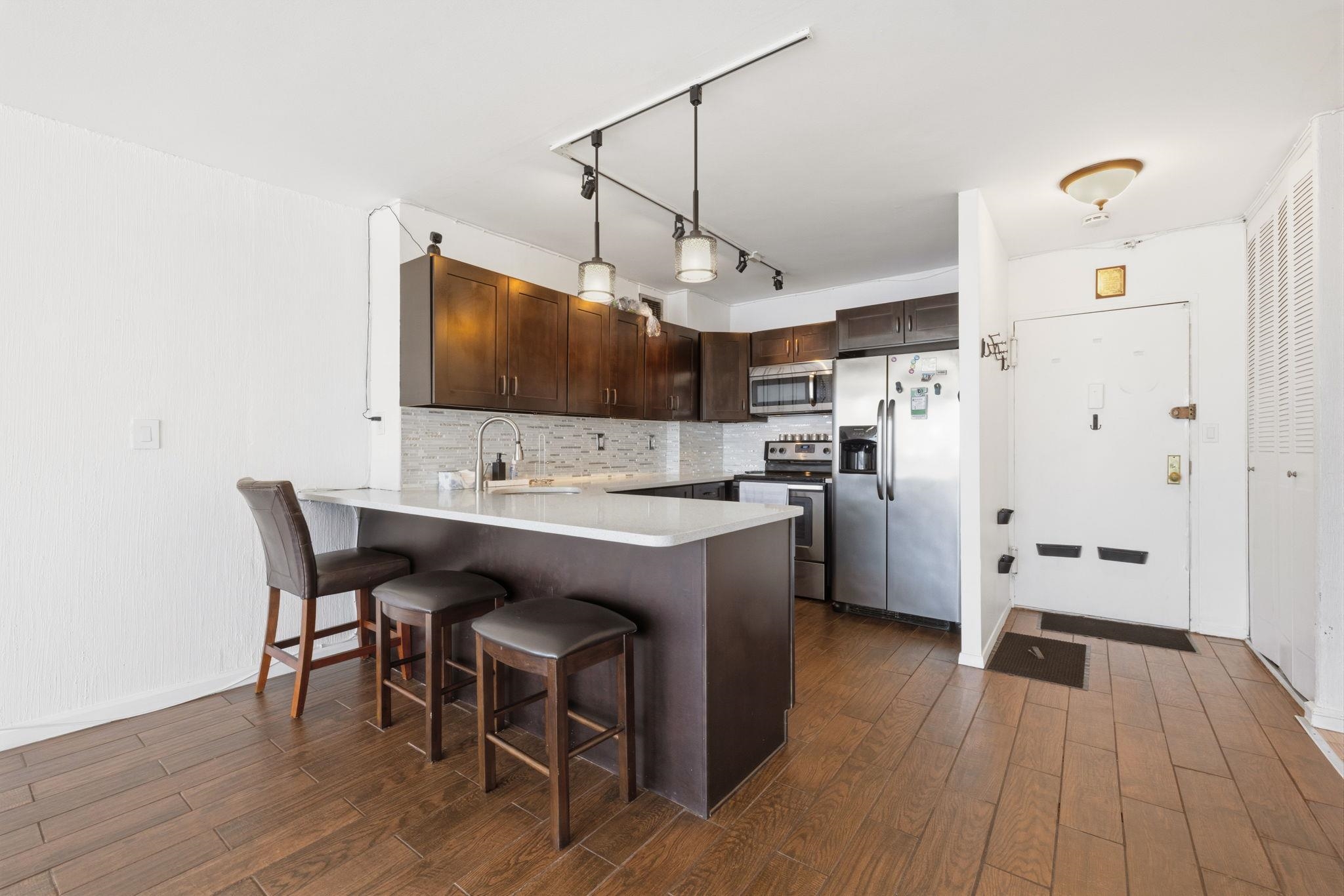 380 MOUNTAIN RD Unit: 2205